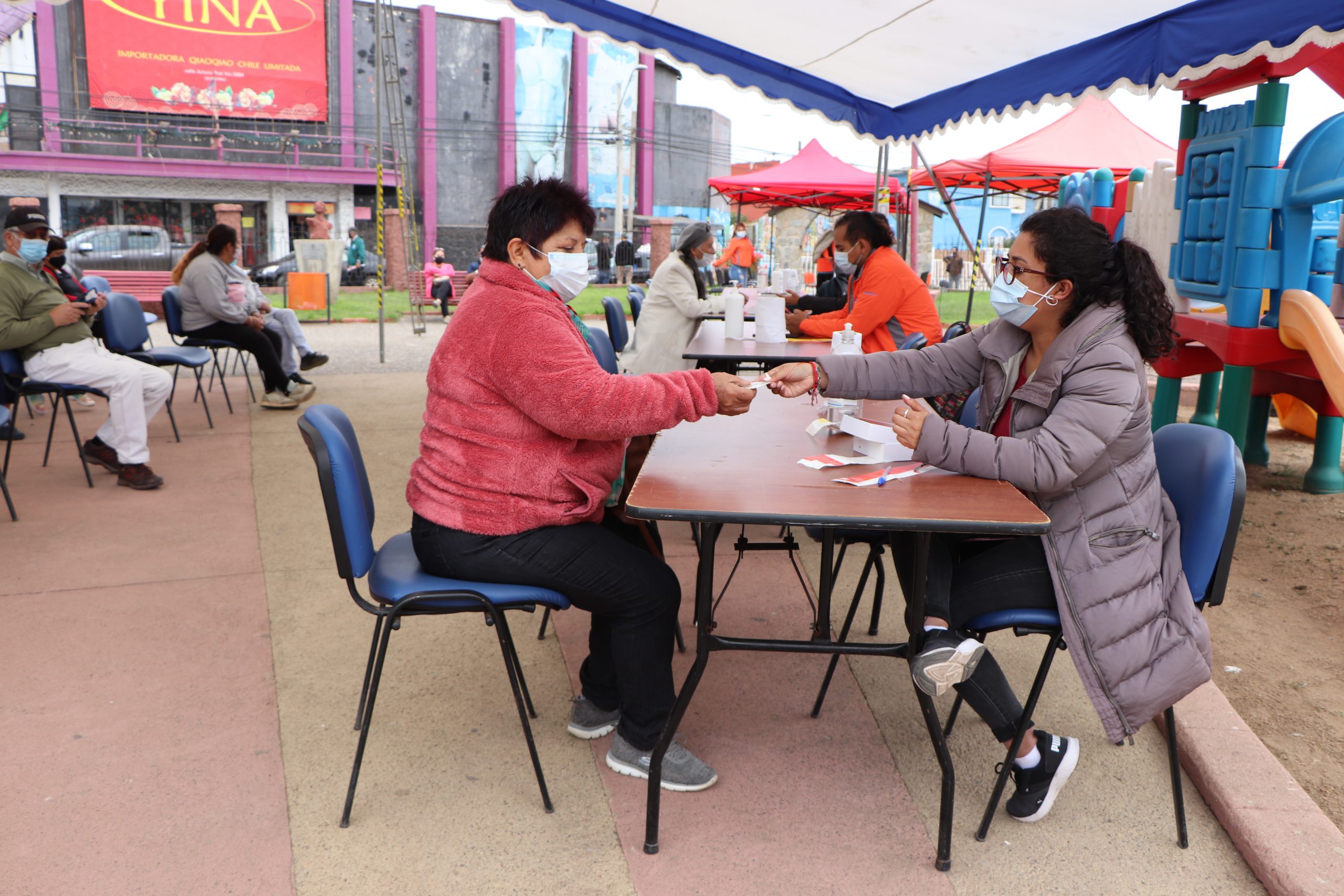 Encargada de Salud Municipal de Quintero llama a no relajarse a quienes